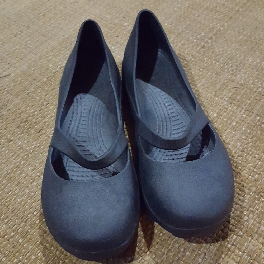 Black croc flats